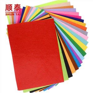 Цветная нетканая ткань